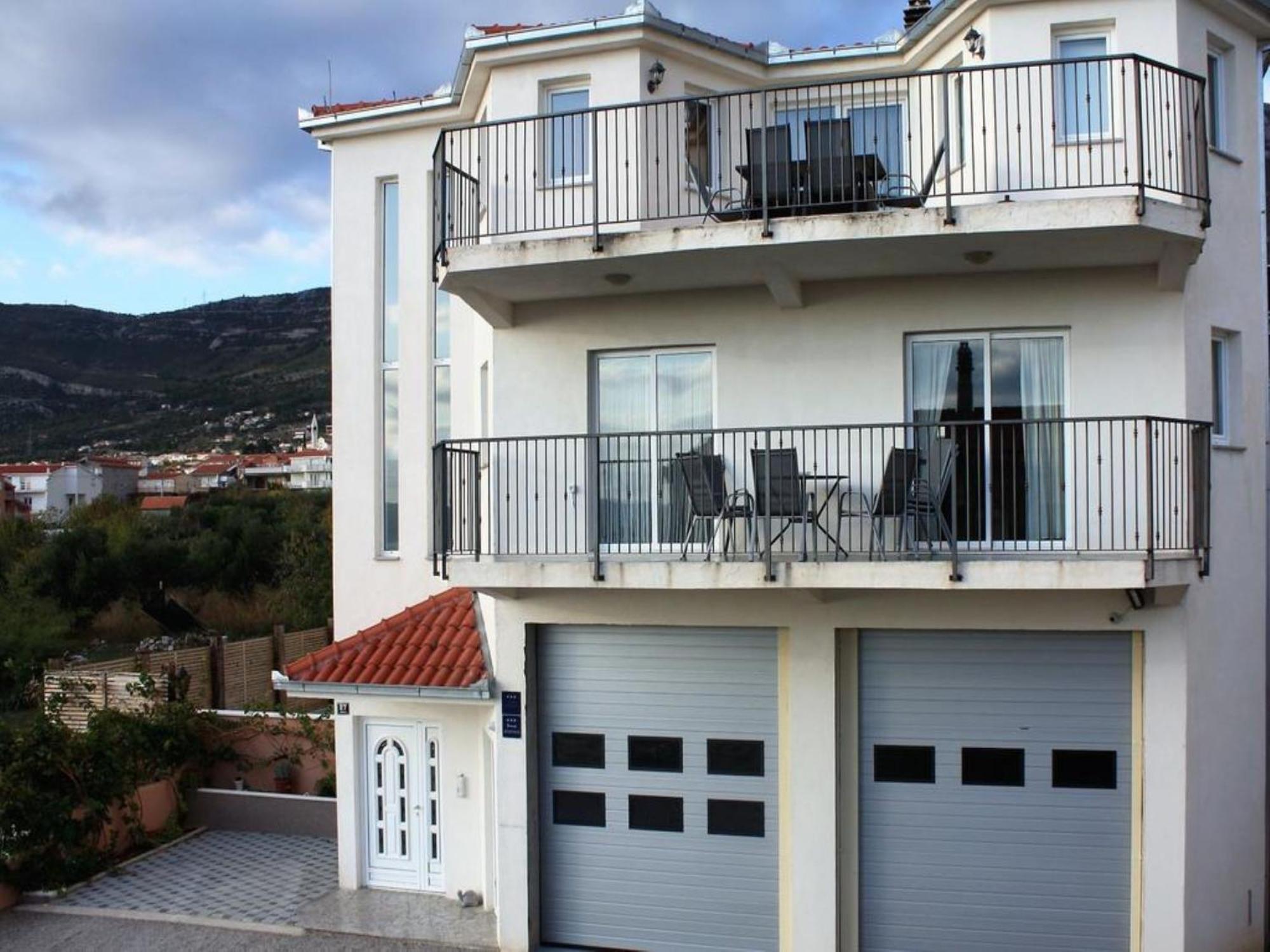 Holiday Home Chester With Heated Pool Kaštela Rum bild