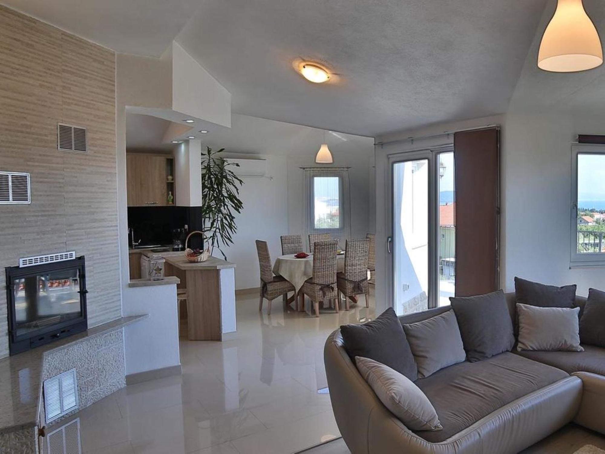Holiday Home Chester With Heated Pool Kaštela Rum bild
